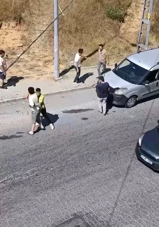 Arnavutköy’de 2 kişi arasında ilginç kavga
