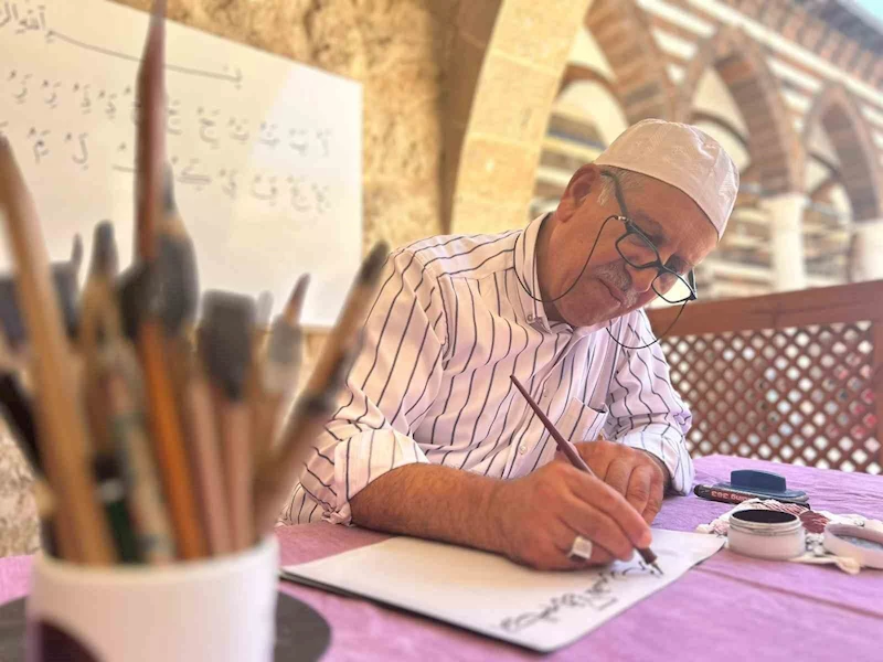 Van’da çocuklar hem Kur’an-ı Kerim’i hem de hüsn-i hat sanatını öğreniyor
