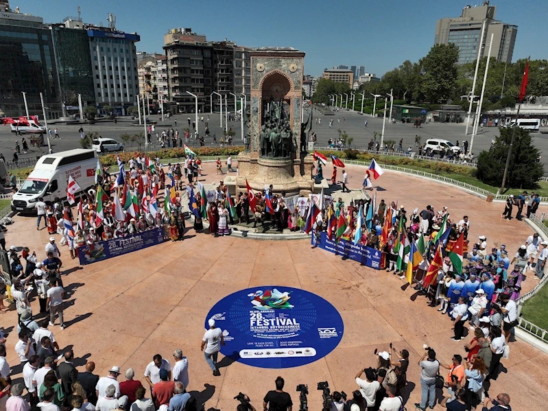 Büyükçekmece 26. Uluslararası Kültür ve Sanat Festivali’nin çelenk töreni Taksim’de yapıldı

