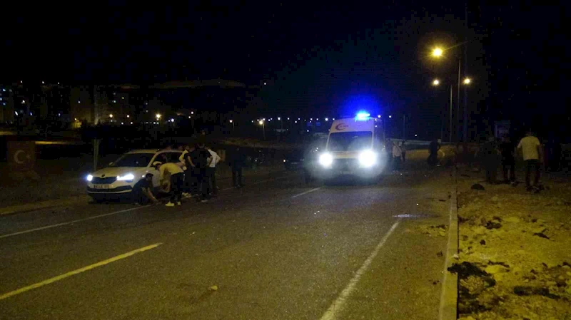 Refüjdeki direğe çarpıp bacağı kopan motosiklet sürücüsü öldü
