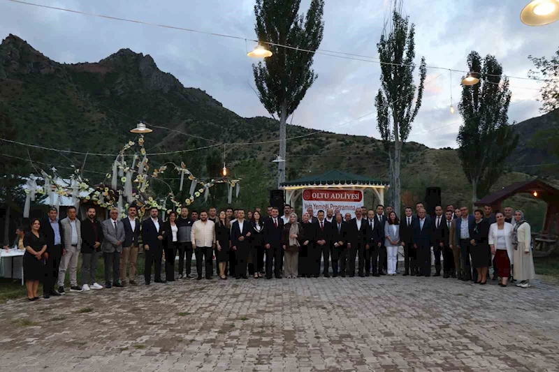Oltu adliyesinde duygusal veda
