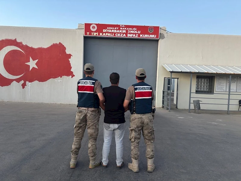 Diyarbakır’da kesinleşmiş hapis cezası ile aranan 2 kişi yakalandı

