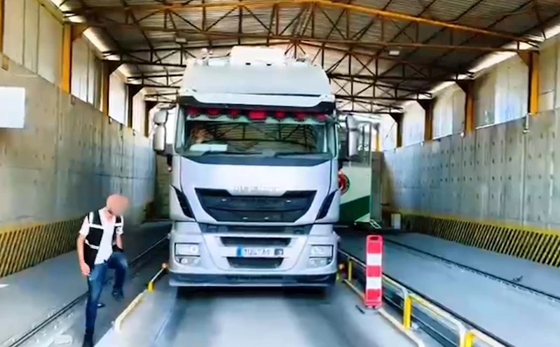 Mersin Limanı’nda 2.5 milyon TL değerinde kaçak elektronik sigara tütünü ele geçirildi

