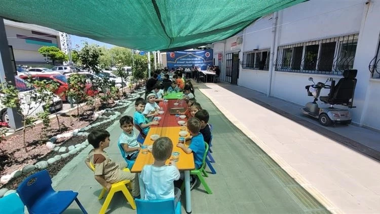 Engelsiz Kur’an Kursunda aşure etkinliği
