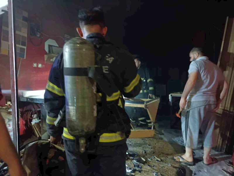 Mobilya dükkanında çıkan söndürüldü
