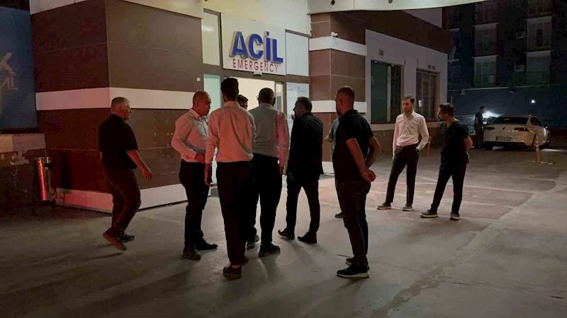 CHP Grup Başkanvekili Murat Emir sahneden düştü
