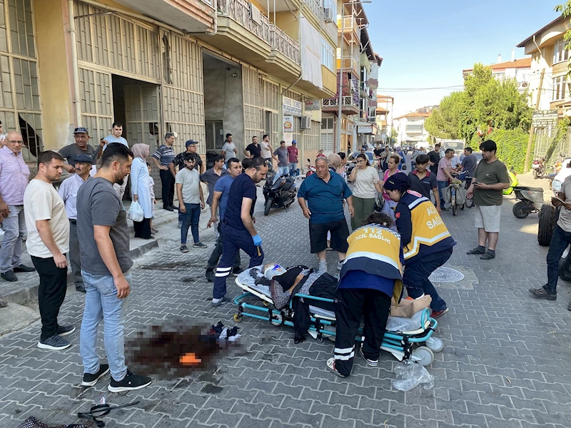 Seyir halindeki motosikletten düşen 65 yaşındaki kadın ağır yaralandı
