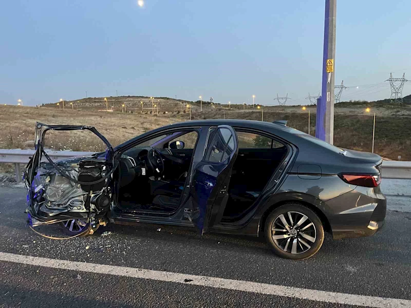 Arnavutköy’de emniyet şeridinde inen sürücüye minibüs çarptı: 1 ölü
