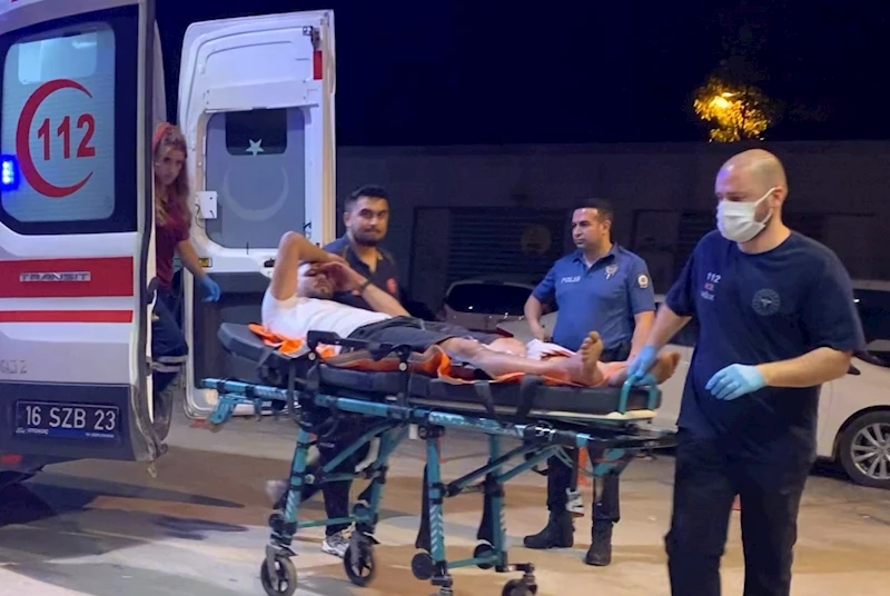 Yol kenarında alkol alırken, av tüfeğiyle vuruldu
