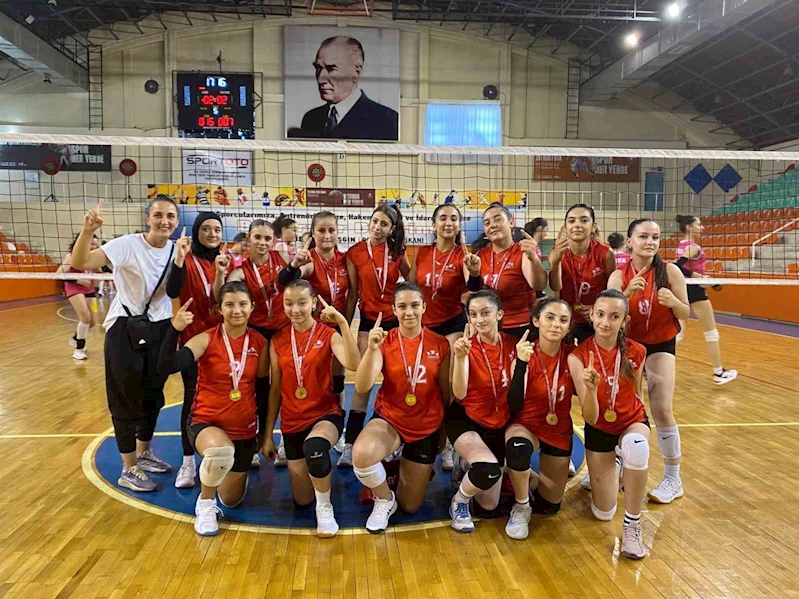 Kızlar birinci erkeklerde ikinci oldu
