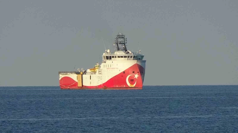 Önce limana sonra açığa demirlemişti

