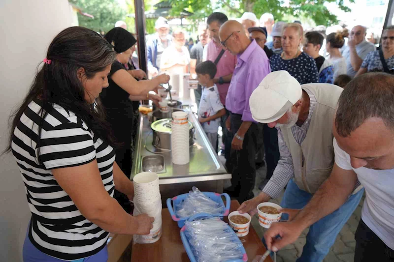 Erzincan’da 5 bin kişilik aşure ikramı
