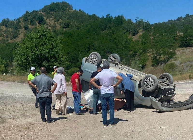 Sinop’ta otomobil takla attı: 3 yaralı
