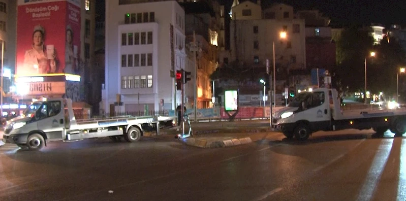 Galata Köprüsü trafiğe kapatıldı
