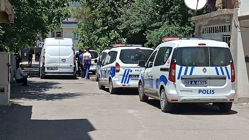 Batman’da bir şahıs, eşini ve iki kızını bıçakla yaraladı
