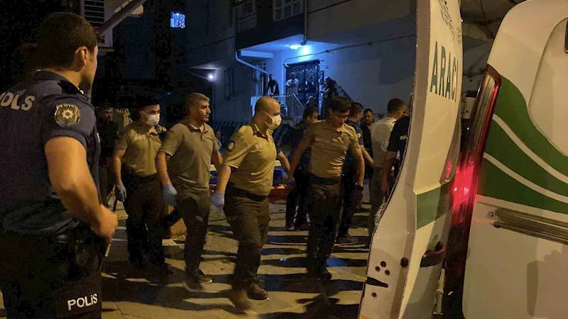Eşini tabancayla öldüren koca, aynı silahla intihar etti
