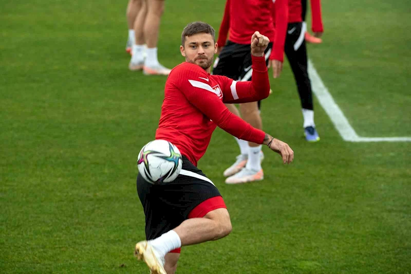 Kocaelispor’dan 10 numara transfer: Karol Linetty ile anlaşma sağlandı
