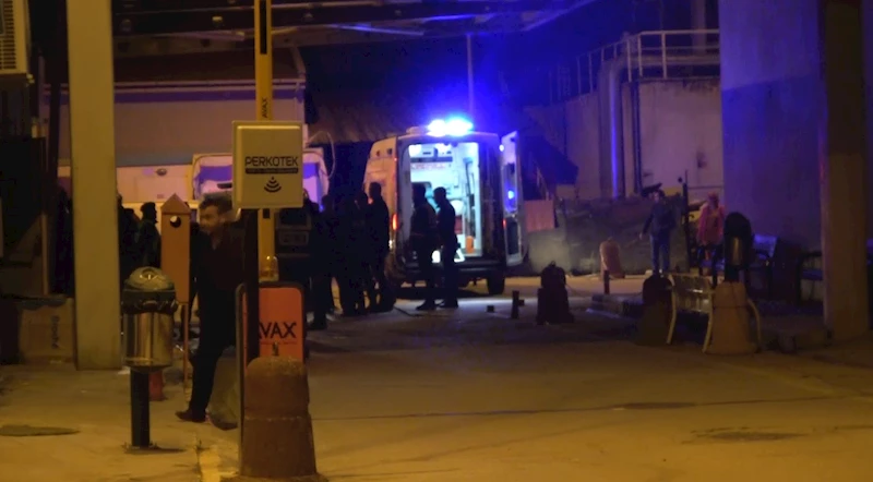 İzinsiz tezgah tartışması kanlı bitti: 2 zabıta memuru yaralandı
