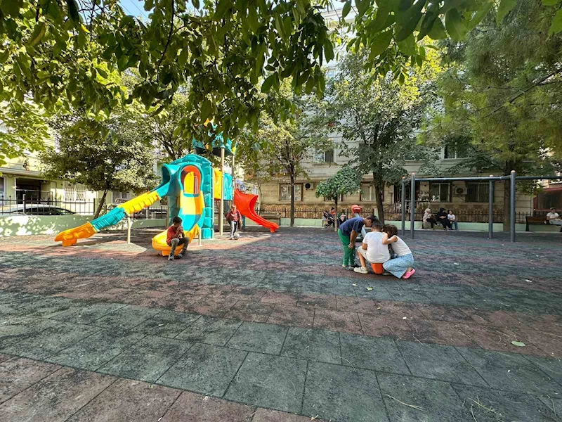 Esenyurt’ta yenilenen Sümbül Sokak Parkı açıldı
