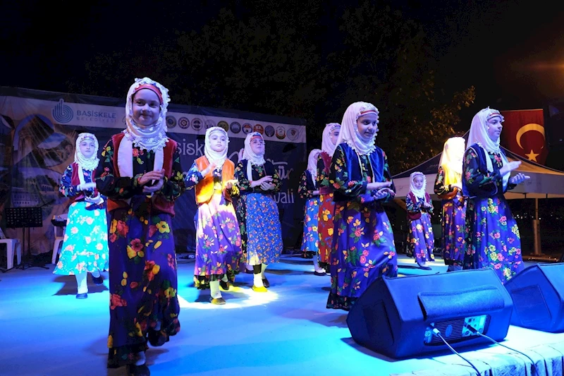 Başiskele’de yöresel kültürler festivalde buluştu
