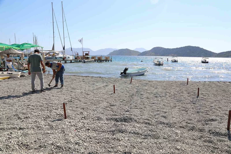 Sezon bitti, Marmaris Belediyesi plajları düzenlemeye başladı
