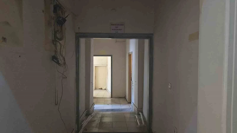 Ereğli’de 90 yıllık sağlık ocağı yıkılıyor
