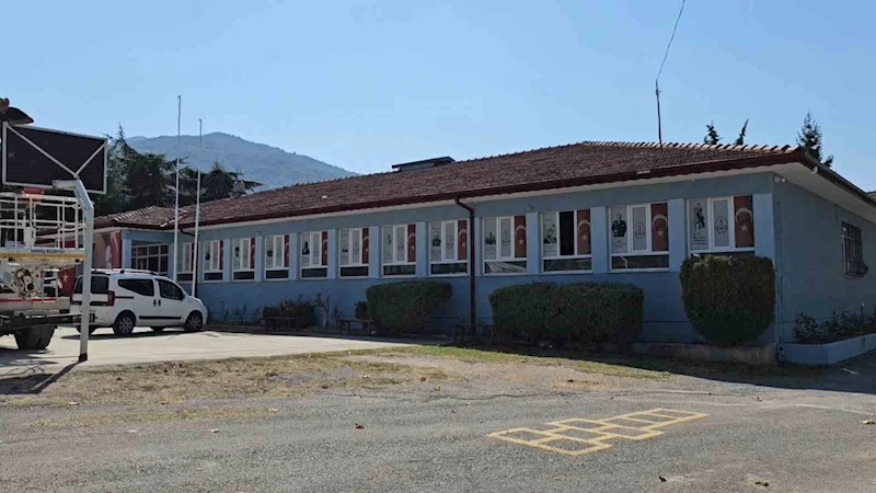 Gençlerden eğitime imece usulü destek
