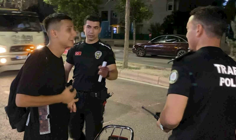 Plakasız motosikletle yakalandı, 