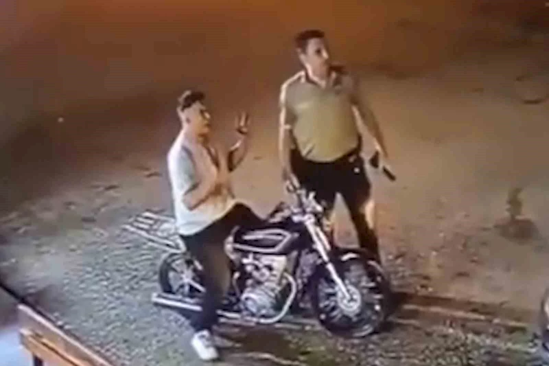 İki genç, bekçilerden böyle kaçtı
