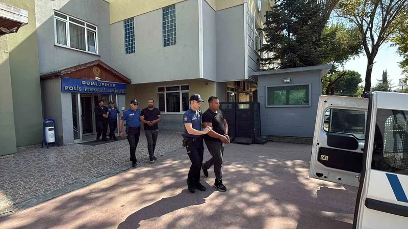 Sakarya’da 2 çocuğun yaralandığı, 4 evin yakıldığı kavgayla ilgili 4 şüpheli tutuklandı
