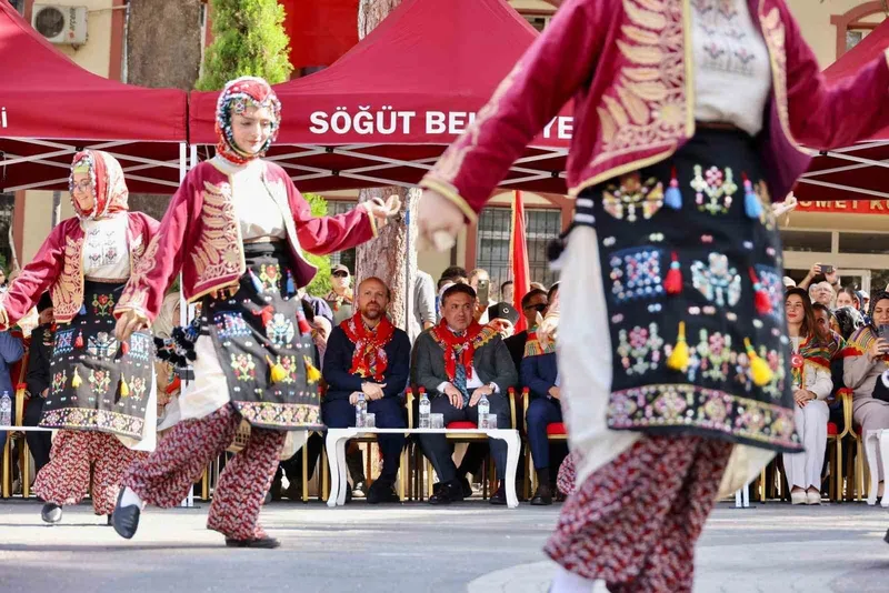 Ertuğrul Gazi’yi Anma ve Yörük Şenliklerine yurdun dört bir yanından gelen Yörükler törenle karşılandı
