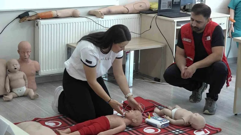 Dünya İlk Yardım Günü’nde tema ’iklim değişikliği’
