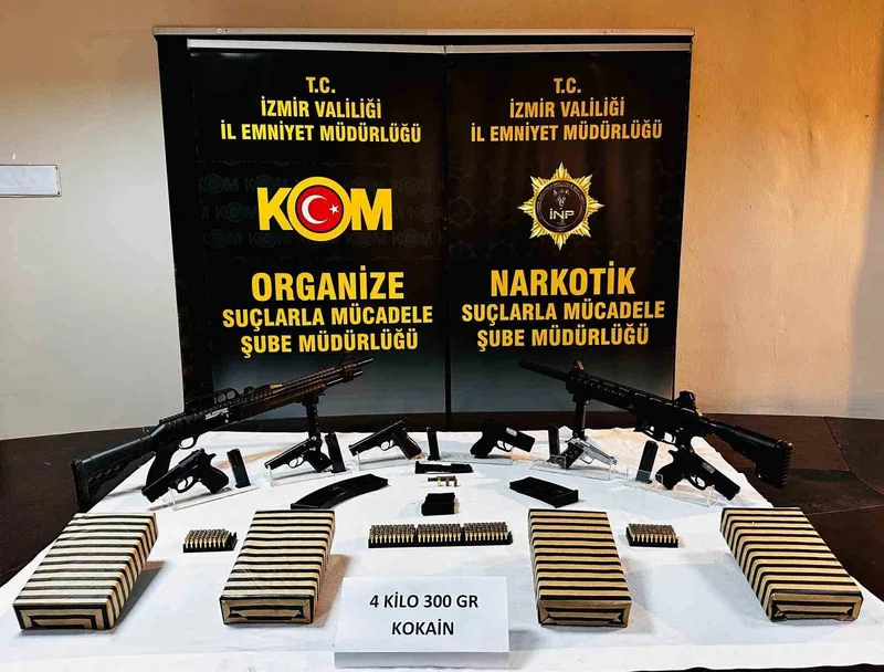 İzmir’de 4 kilonun üzerinde kokain ele geçirildi
