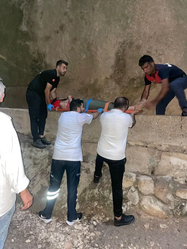 Titus Tüneli’nde dengesini kaybederek düşen vatandaş yaralandı
