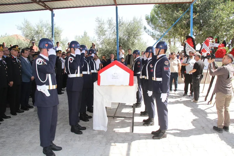 Manisa şehidini gözyaşlarıyla uğurladı
