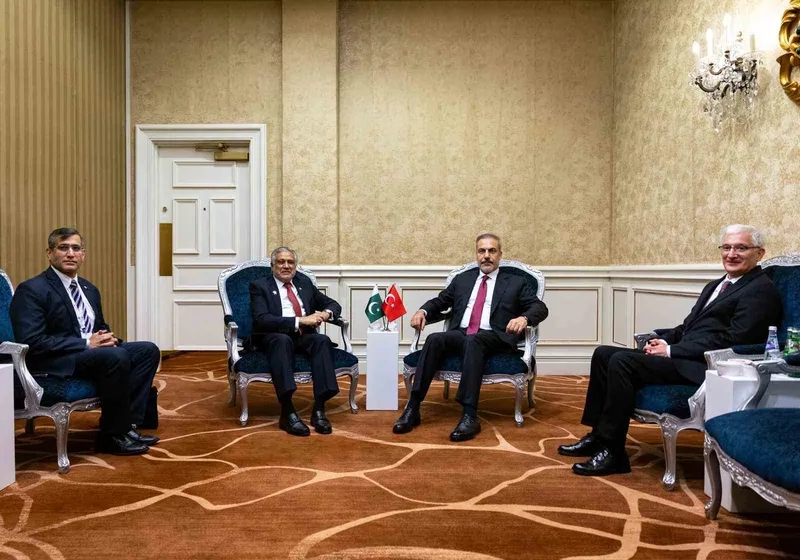 Dışişleri Bakanı Fidan, Pakistan Dışişleri Bakanı Dar ile görüştü
