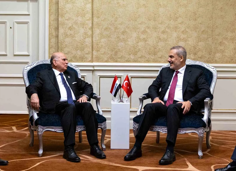 Dışişleri Bakanı Fidan, Irak Dışişleri Bakanı Hüseyin ile bir araya geldi
