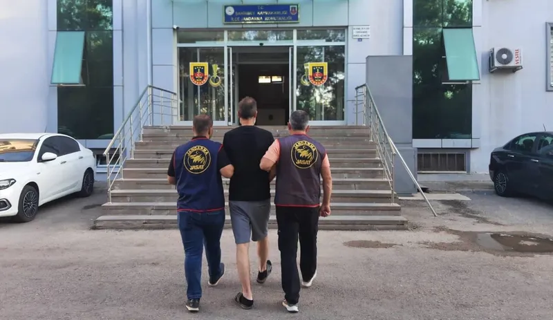 Kesinleşmiş 25 yıl cezayla aranan şahıs yakalandı
