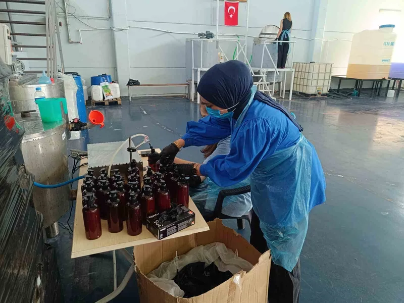 Tillo’da kadınlar bir ilke imza attı: Temizlik malzemelerini kendileri üretiyor
