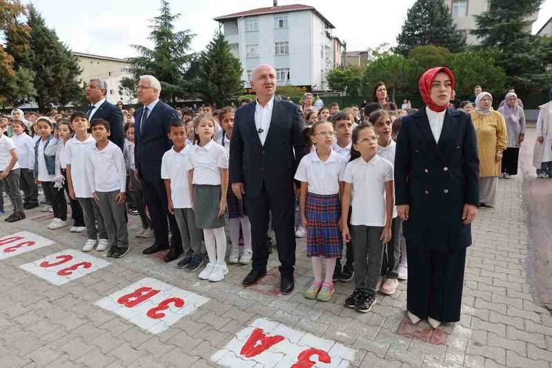 Başkan Muzaffer Bıyık, öğretmen ve öğrencilerin taleplerini dinledi
