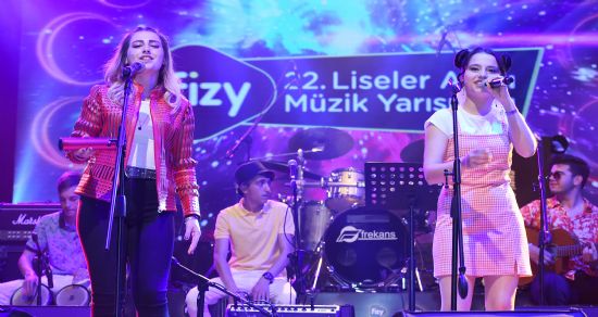 Öğrenciler müzik yarışmasında sahne alıyor