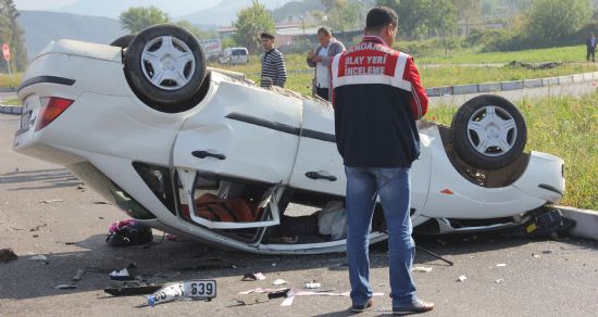 Kayalı köyü kavşağında kaza
