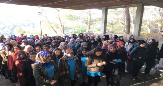 Türk ve Suriyeli öğrenciler, kampta buluştu