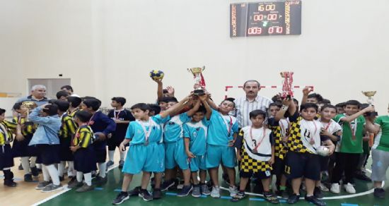Hentbol müsabakalarına 60 sporcu katıldı