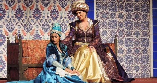 Hürrem Sultan tiyatrosu ilgi gördü