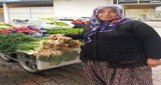 Hem Çocuklarına Hem Kocasına Bakıyor
